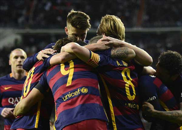 Real Madrid 0-4 Barcelona: Suarez scores twice as Benitez's men humiliated in the Clasico