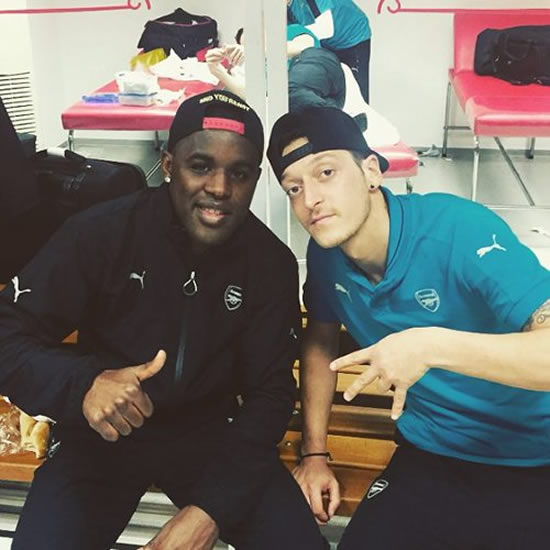 Ozil, Campbell celebrate Arsenal’s Olympiacos win in dressing room