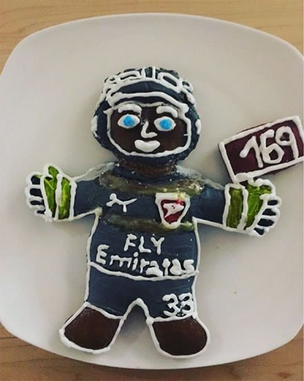 Petr Cech’s wife bakes Arsenal star cake to celebrate 169th clean sheet