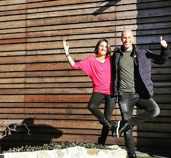Zidane does yoga whilst awaiting Florentino's call
