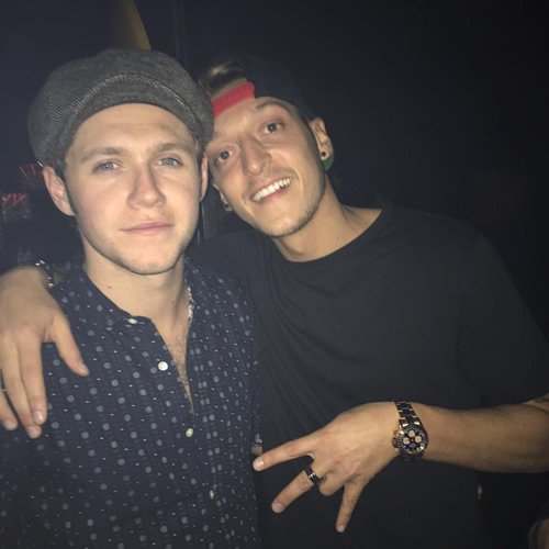 Arsenal star Mesut Ozil makes bold promise to One Direction’s Niall Horan