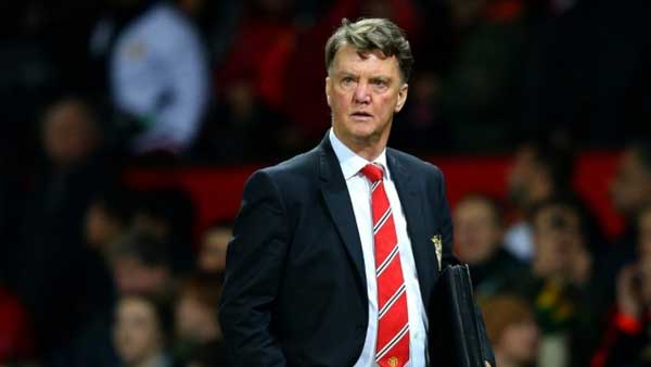 Van Gaal explains Chicharito departure