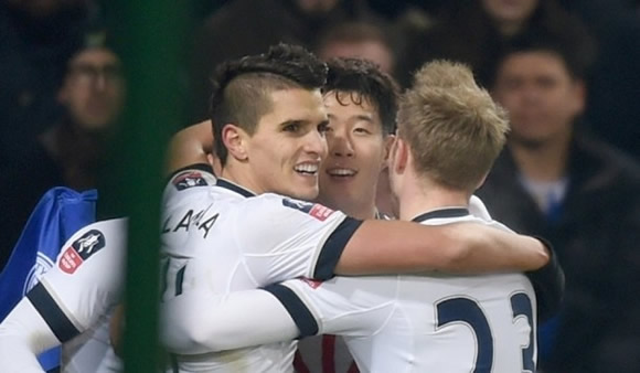 Confident Spurs see off lacklustre Leicester