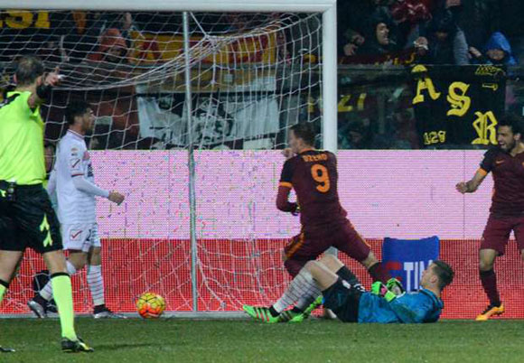 Carpi 1 - 3 AS Roma: Roma up to third as they skip past Carpi