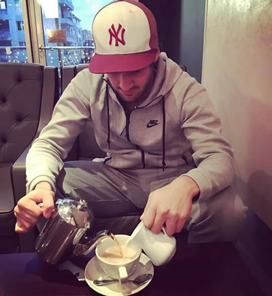 Pato enjoys London life ahead of Chelsea v Man City