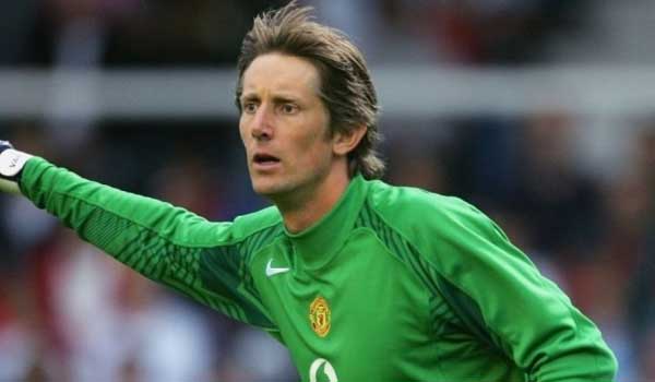 Van der Sar comes out of retirement