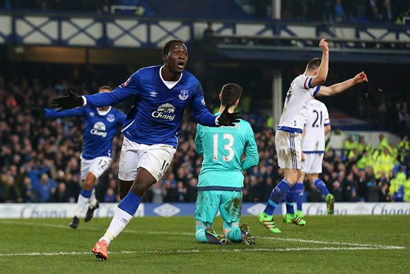 Everton 2 - 0 Chelsea FC: Romelu Lukaku ends Chelsea's trophy hopes as Diego Costa sees red