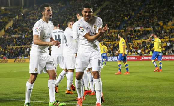 Las Palmas 1 - 2 Real Madrid: Real Madrid win thanks to Casemiro as Sergio Ramos sees red