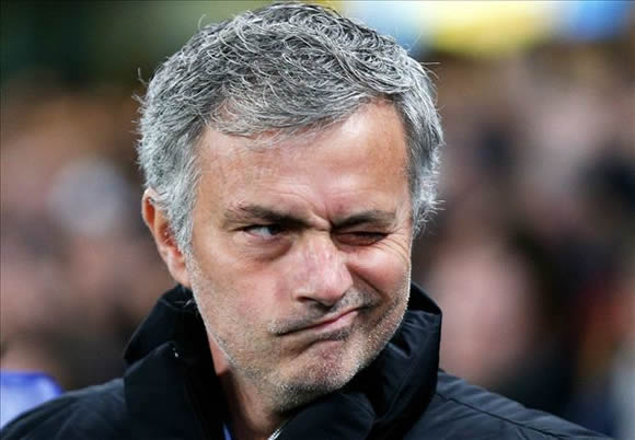 Mourinho signs pre-contract with Manchester United