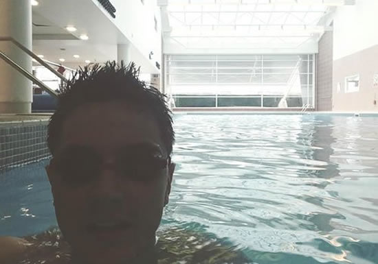 Man Utd star Ander Herrera keeps fit in the swimming pool