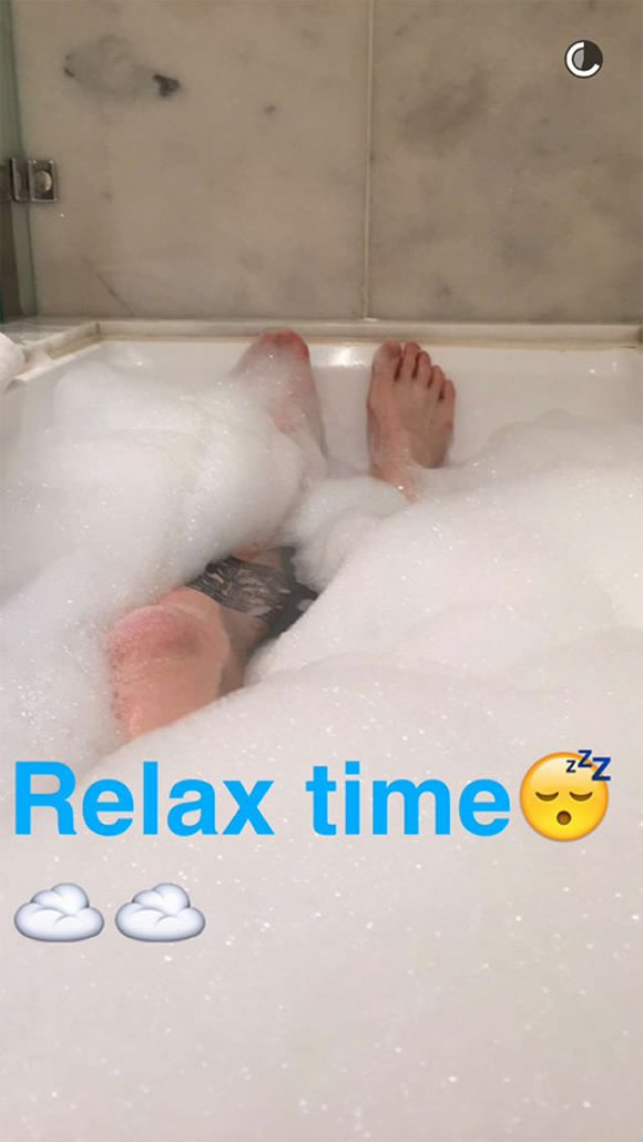 Alberto Moreno relaxes in bubble bath ahead of Liverpool v Tottenham