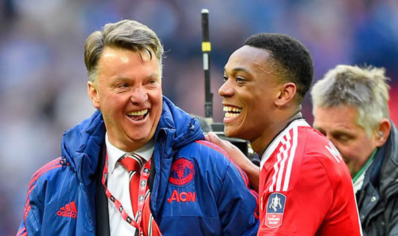 Louis van Gaal makes shock admission about Manchester United’s season