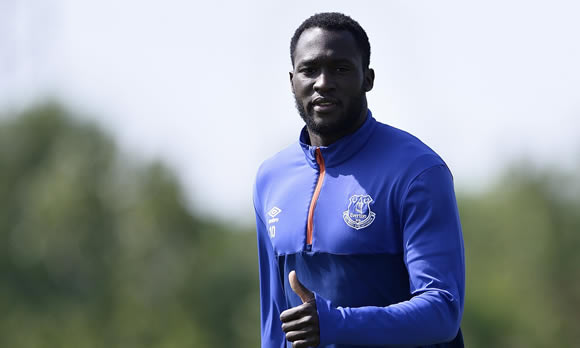 Romelu Lukaku's father predicts striker will leave Everton this summer