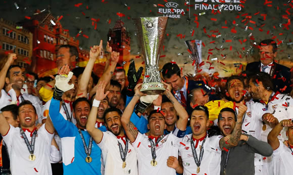 Liverpool 1 - 3 Sevilla: Liverpool beaten by Sevilla in Europa League final