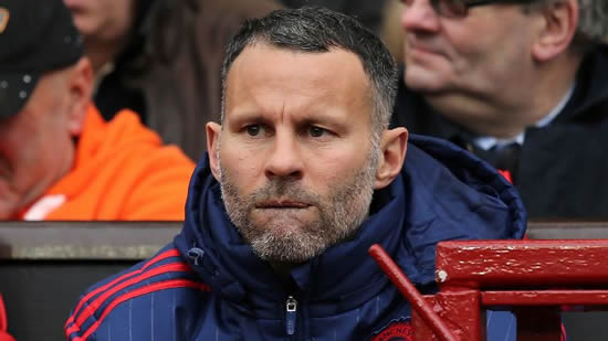 Ryan Giggs set to turn down Man United role and leave club - source