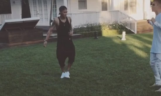 Justin Bieber impresses in game of keepy-uppy with Barcelona’s Neymar Jr