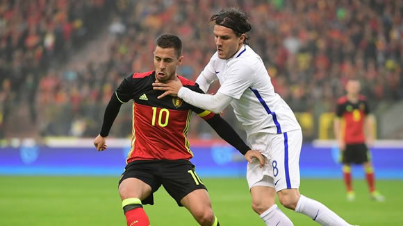 Eden Hazard confirms desire to stay at Chelsea amid PSG link
