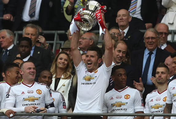 Michael Carrick agrees one-year contract extension at Manchester United