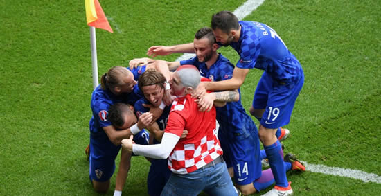 Turkey 0-1 Croatia: Modric stunner seals win