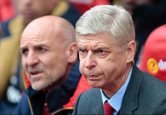 Wenger fails to rule out England move