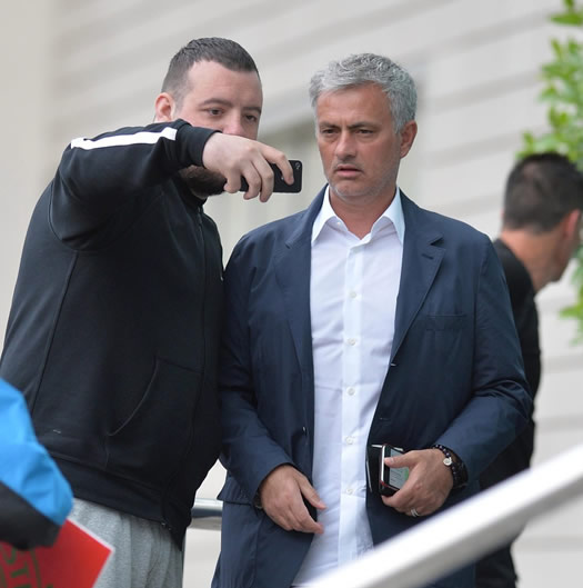 GENEROUS JOSE Manchester United boss Jose Mourinho gives homeless man £20 but can’t pull a smile for fan’s selfie