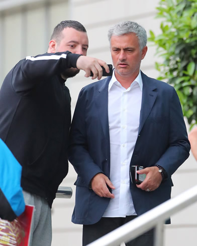 GENEROUS JOSE Manchester United boss Jose Mourinho gives homeless man £20 but can’t pull a smile for fan’s selfie