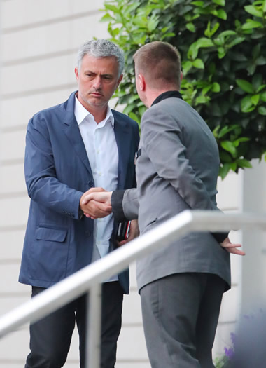 GENEROUS JOSE Manchester United boss Jose Mourinho gives homeless man £20 but can’t pull a smile for fan’s selfie