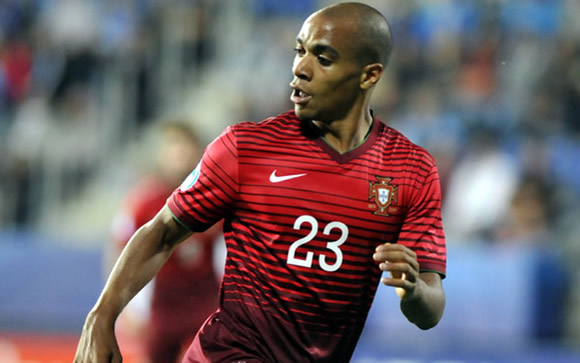 Chelsea weighing up €40m offer for Euro 2016 winning midfielder