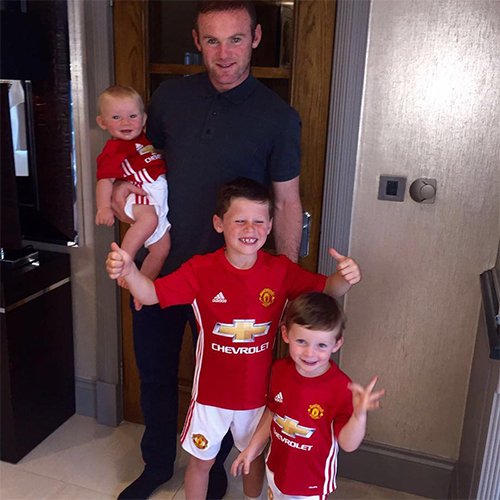 Wayne Rooney sends message to Man Utd fans ahead of Old Trafford clash