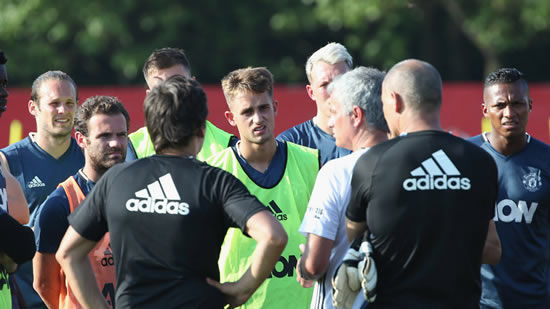 Juan Mata expected to stay at Manchester United