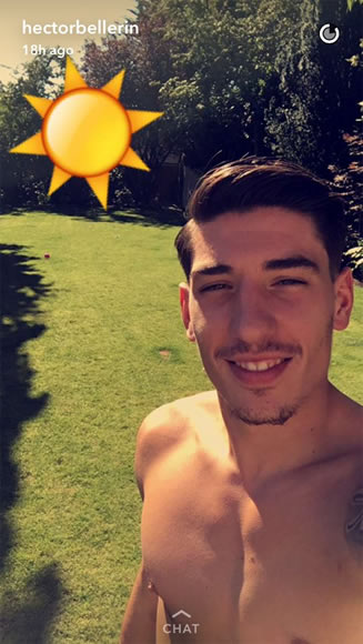 Hector Bellerin soaks up London sunshine ahead of Watford v Arsenal