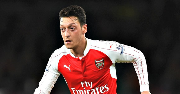 Arsenal to re-open contract talks with Ozil