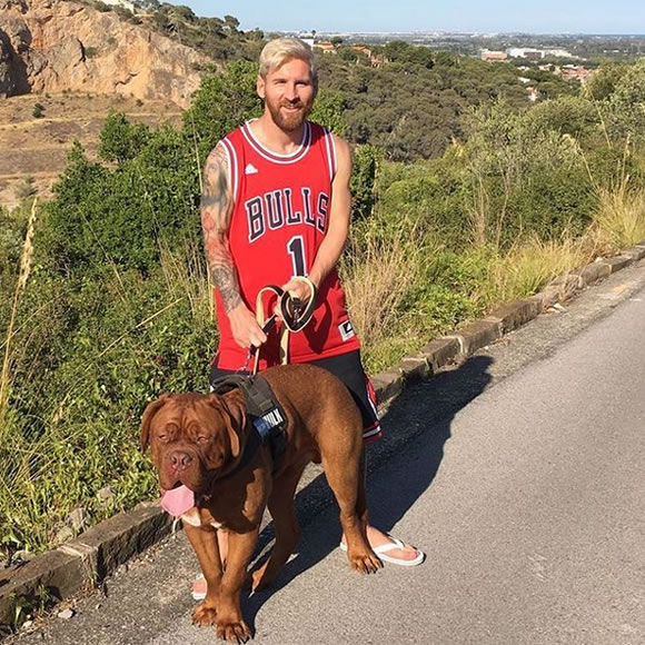 Messi shares photo with his dog