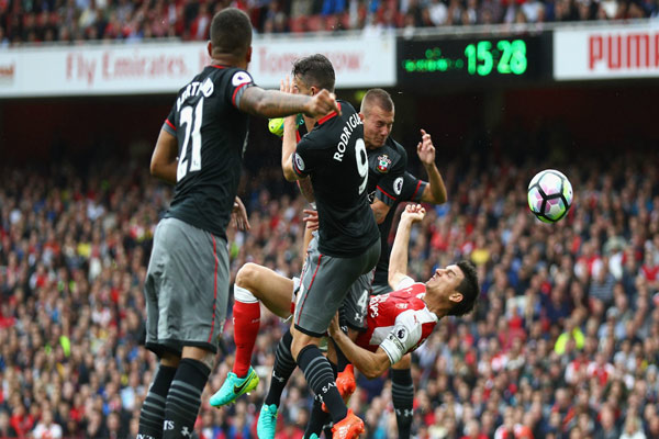 Arsenal 2-1 Southampton: Late Cazorla penalty gives Gunners three points