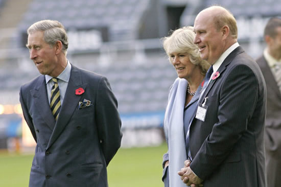 ‘You had one job’ Fans slam Newcastle for Alan Shearer's one-finger salute on new statue