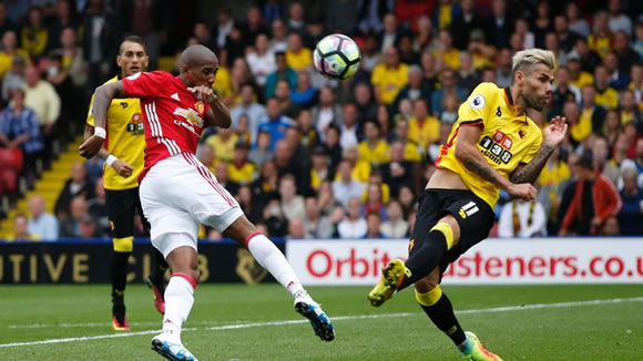 Jose Mourinho refuses to panic after Man United's third straight defeat