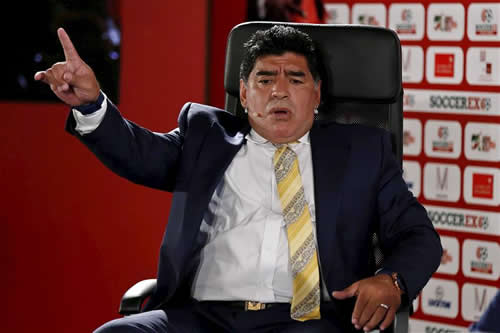 Maradona claims managerial job market is a “mafia” using Benitez as an example
