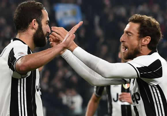 Higuain should not feel like a traitor - Allegri