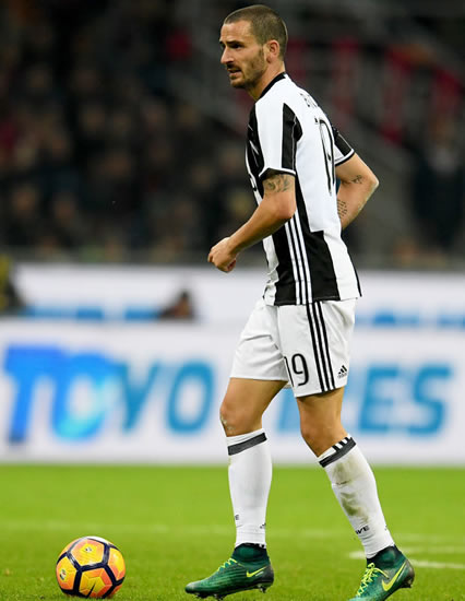 Leonardo Bonucci transfer update: Chelsea target makes decision on his future