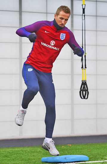 England captain Wayne Rooney may start against Scotland amid Harry Kane injury concerns
