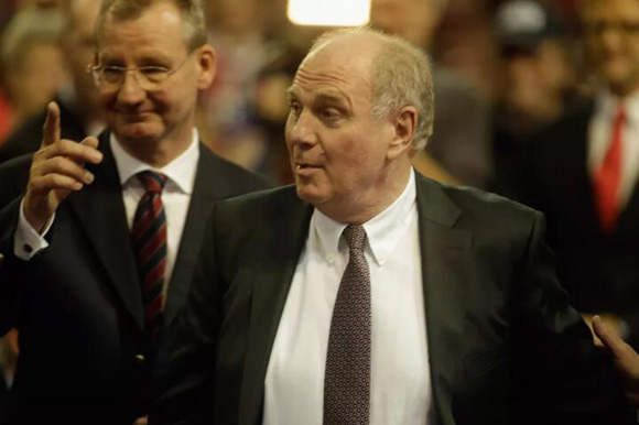 Bayern Munich re-elect Uli Hoeness as club president