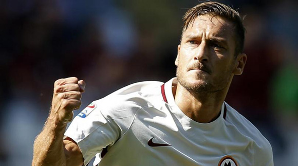 Roma's Totti ready to postpone retirement