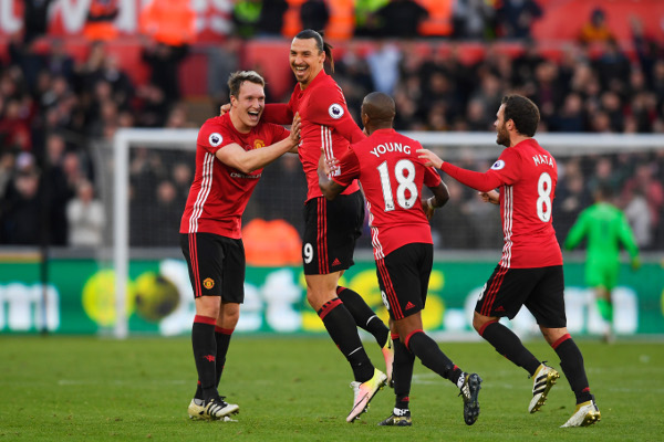 Ferdinand: United can still make top four