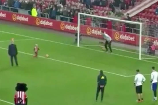 WATCH: Brave cancer victim Bradley Lowery scores penalty past Chelsea goalkeeper