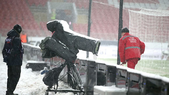 What do professional footballers do on Christmas Day?