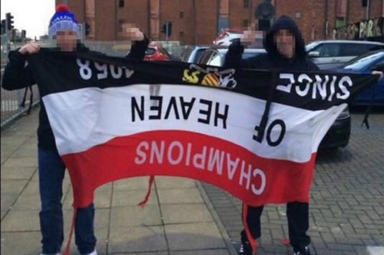 Manchester United v Sunderland: Fury as Black Cats' fans 'steal United's Munich flag'