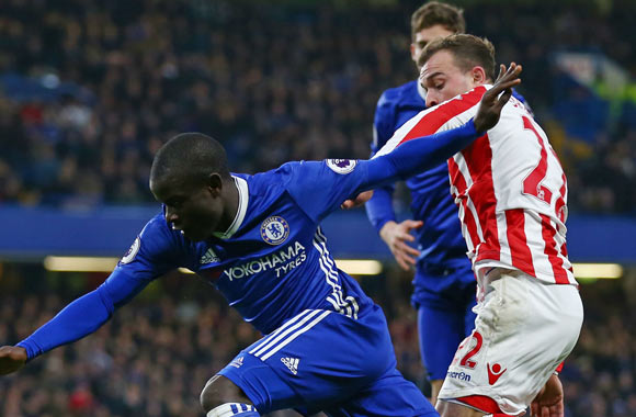 Chelsea 4-2 Stoke City: Willian stars in New Year's thriller