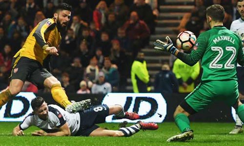 Preston North End 1-2 Arsenal: Giroud edges Gunners into round four