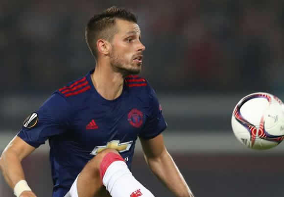 Man Utd and Everton agree £24m Schneiderlin fee