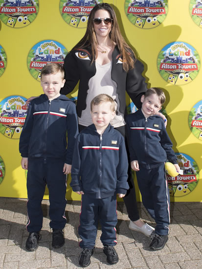 Danielle Lloyd puts Jamie O'Hara spats behind her as he moves in with model